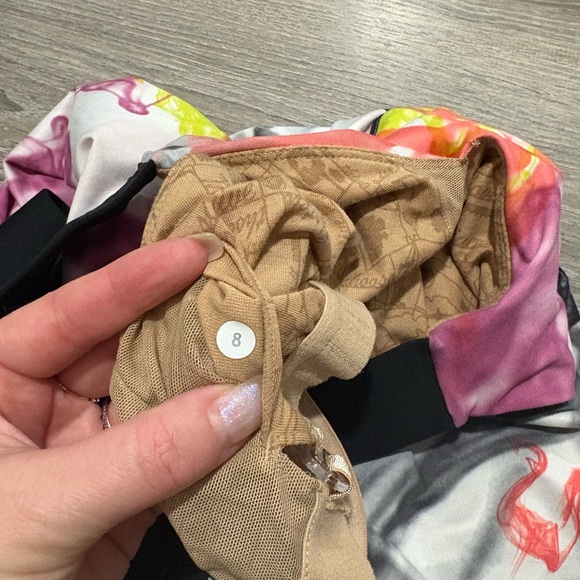 Lululemon Unicorn Tears Racerback Tank Top Built-In Bra Size 8 - Picture 9 of 9